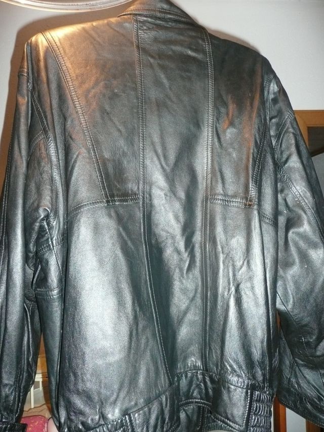 Chaqueta piel fina de hombre negra. Talla XL