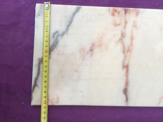 Baldosas/azulejo de mármol rosado de segunda mano por 3 € en Segovia en