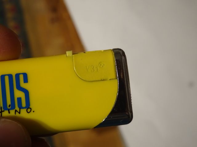 V3i Ducados Latin Flavor V3i Giallo Accendino V31