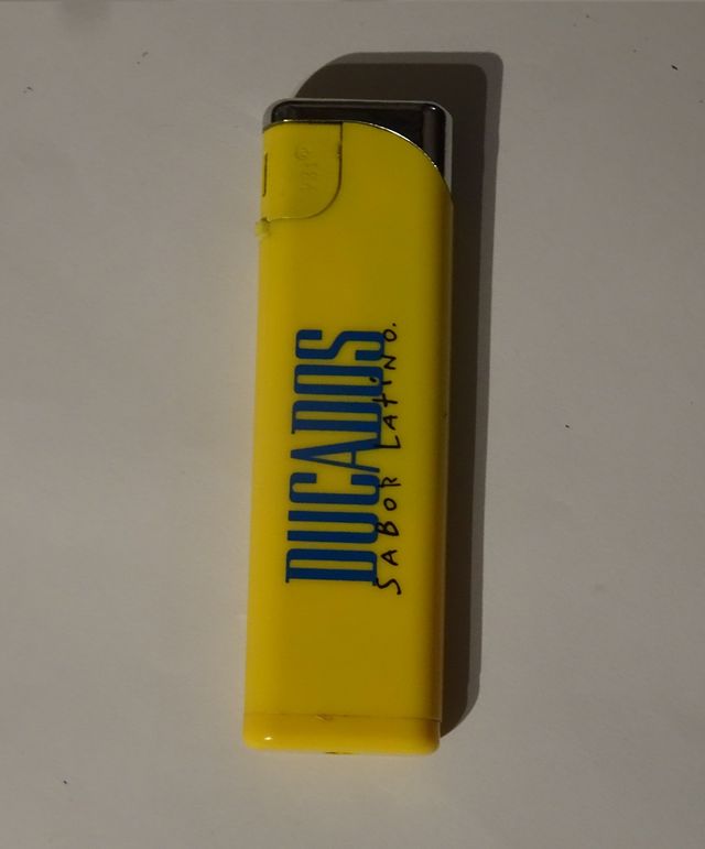 V3i Ducados Latin Flavor V3i Giallo Accendino V31