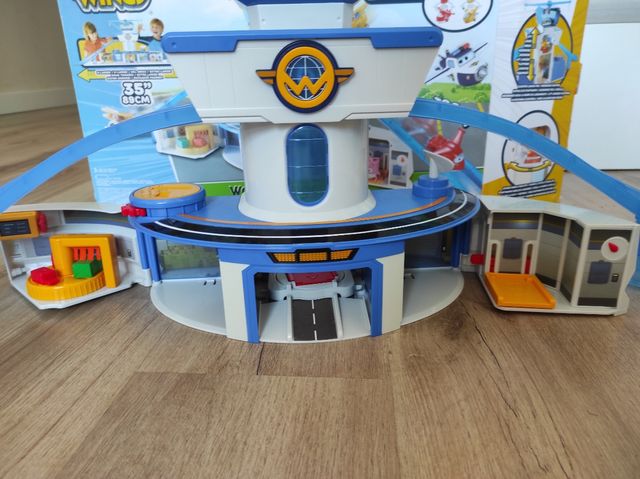 Superwings aeropuerto internacional