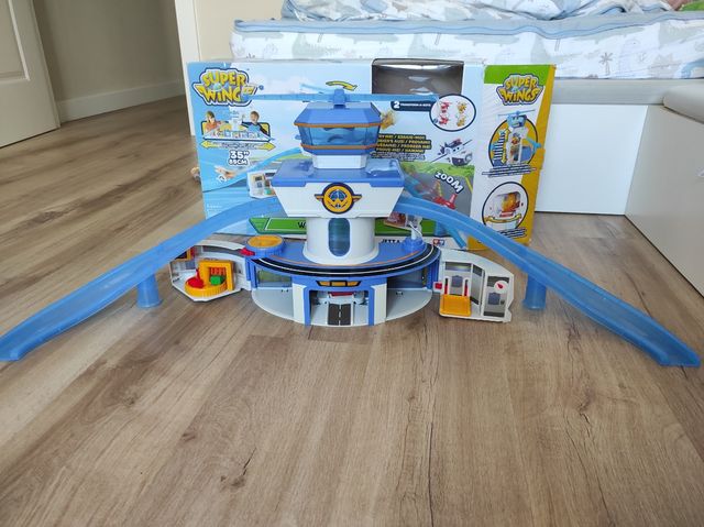 Superwings aeropuerto internacional