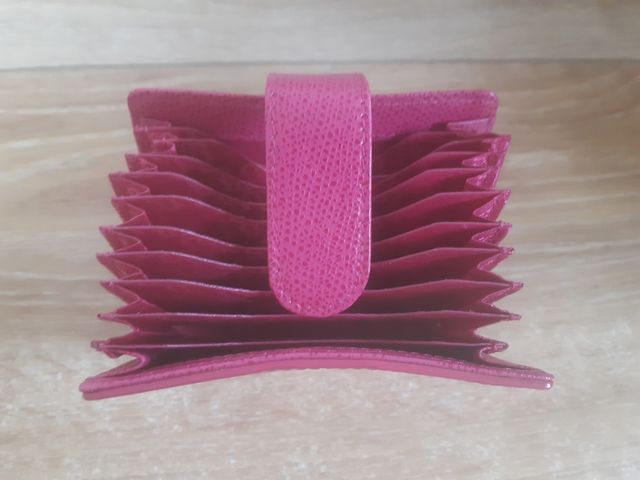 cartera tarjetero Salvador Bachiller fuxia