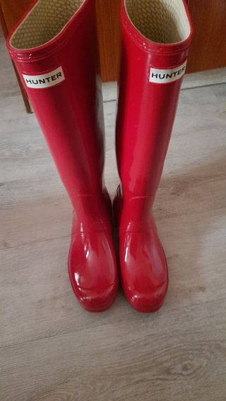 Botas Hunter rojo brillante mujer talla 39 de segunda mano por 75 EUR en  Madrid en WALLAPOP