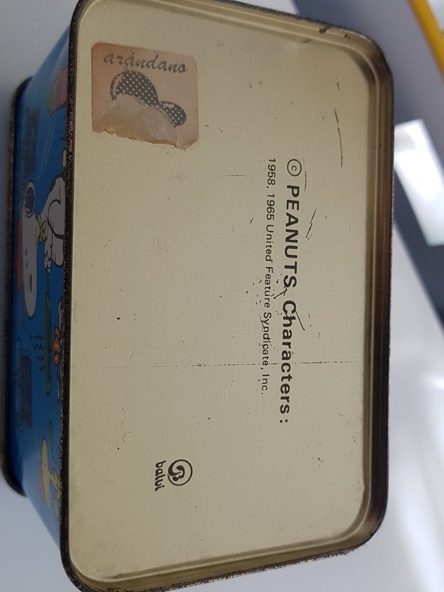 Hucha de lata antigua de Snoopy. Año 1965