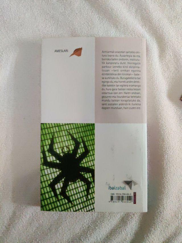 Isiltasun harrapariak, Daniel Bautista