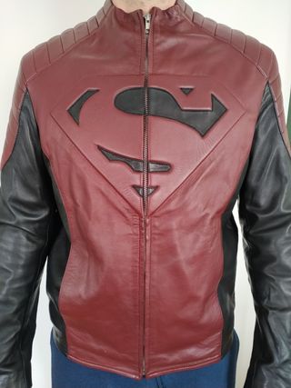 Chaqueta cuero Superman. está nueva. de segunda mano por 90 EUR en Pinto en  WALLAPOP