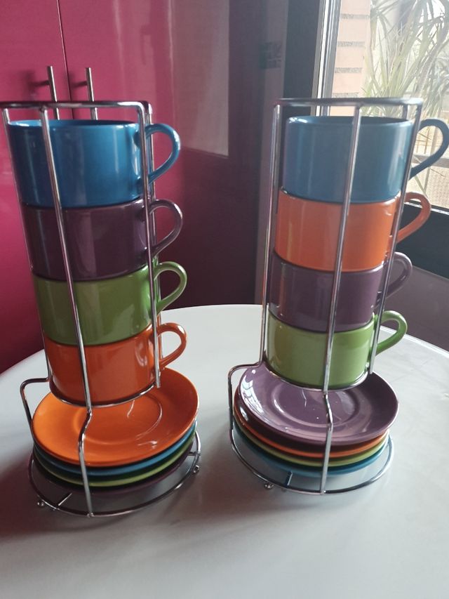 TAZAS , PLATOS CON SOPORTE