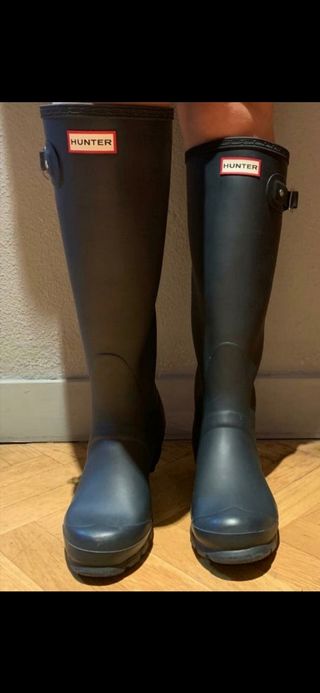 Botas hunter. azul marino de segunda mano por 65 EUR en Segovia en WALLAPOP