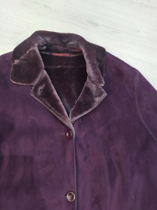 Chaquetón de ante forrado de pelo sintético. T40