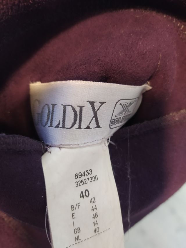 Chaquetón de ante forrado de pelo sintético. T40