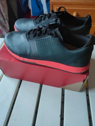 SPECIALIZED Zapatilla Skitch casual Sport - Rodados Ricards
