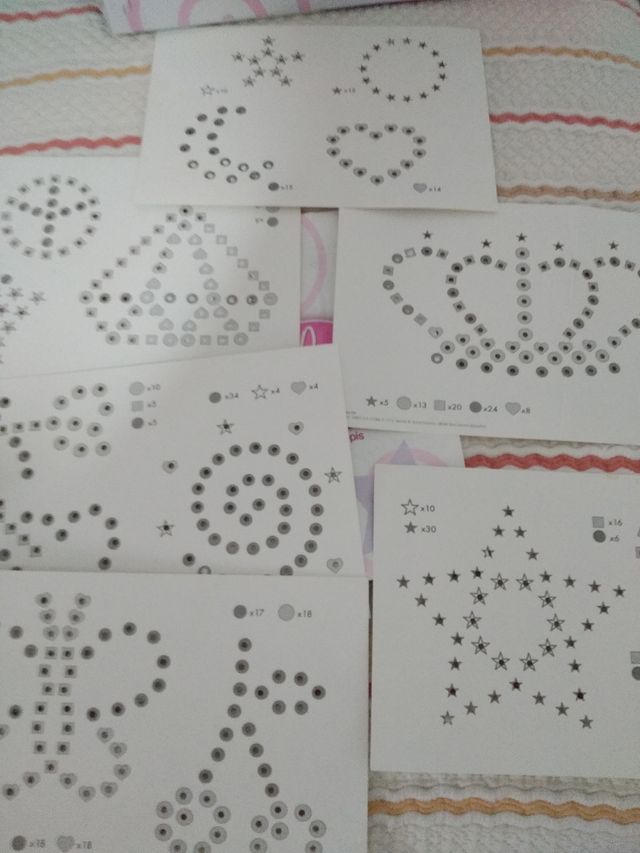 decora con tachuelas