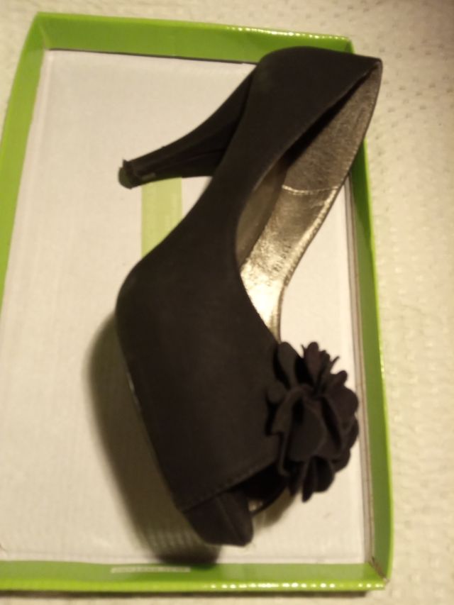 Zapatos negros de vestir. Núm. 38