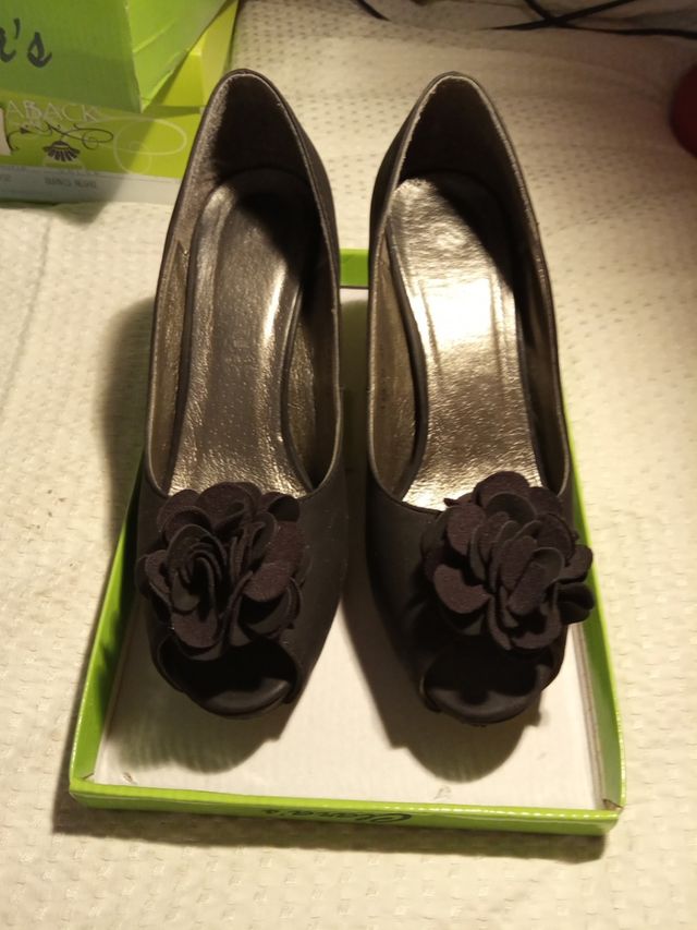 Zapatos negros de vestir. Núm. 38