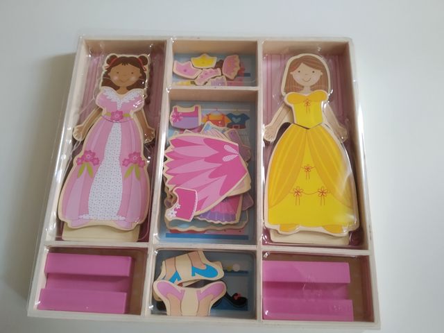 juego para cambiar de ropa a las muñecas