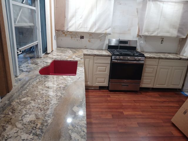 Fabricamos y instalamos encimeras de cocina 