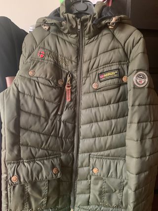 Cazadora plumas Norway niños verde militar de segunda mano por 25 EUR en  Valladolid en WALLAPOP