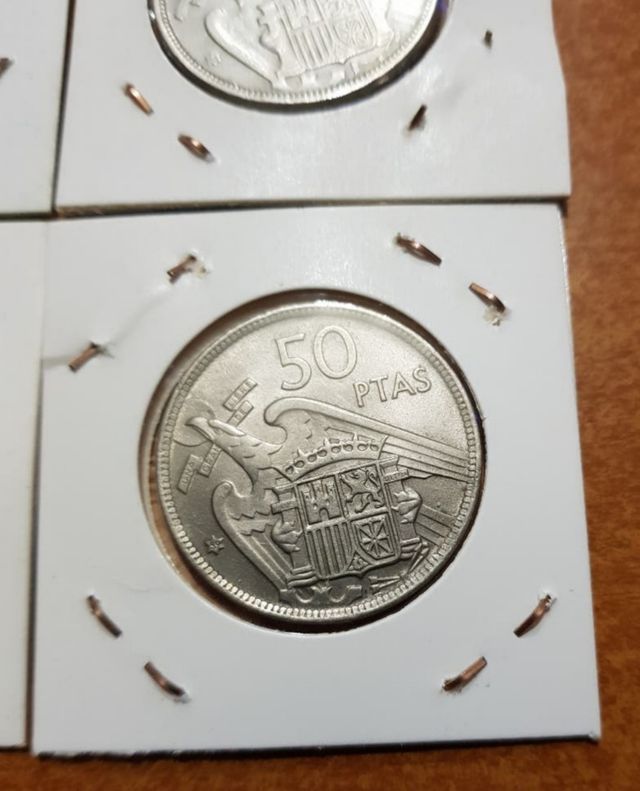 NUMISMÁTICA...Monedas varias.