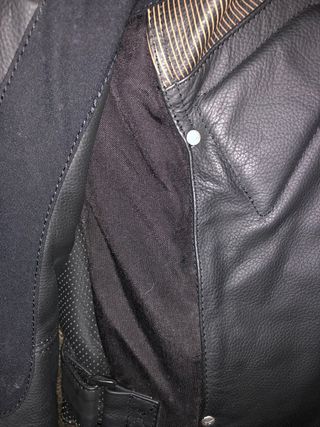 Cazadora de cuero Berik de segunda mano por 135 EUR en Algeciras en WALLAPOP