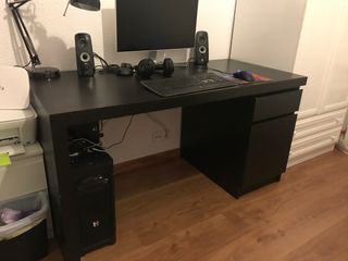 Escritorio de segunda mano en Madrid en WALLAPOP