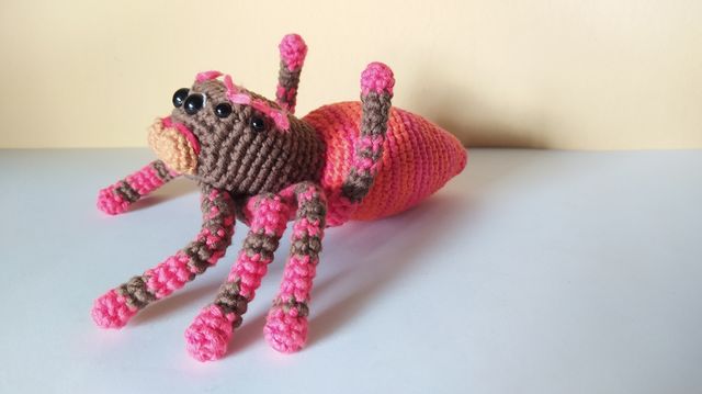 Amigurumi araña artesanal. Hecho a mano