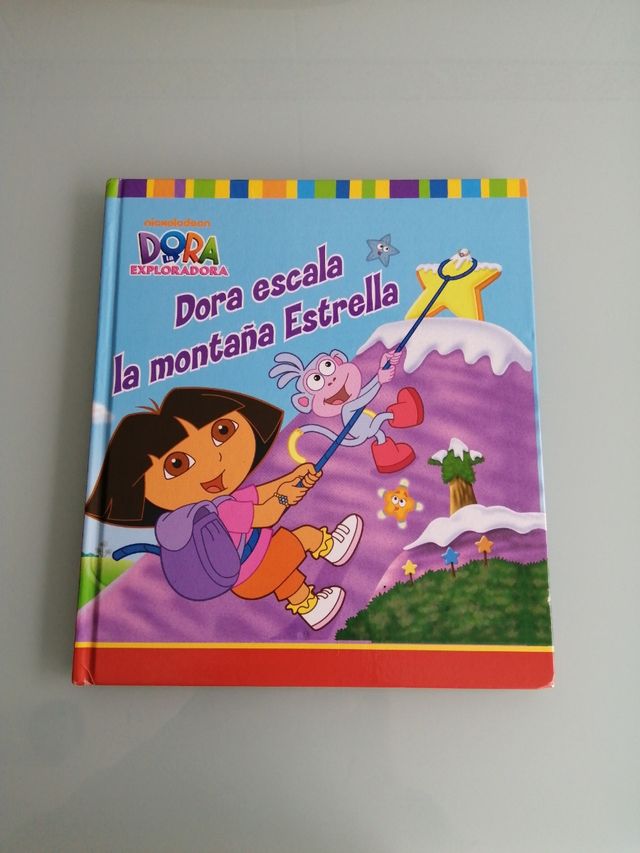 Dora escala la montaña Estrella