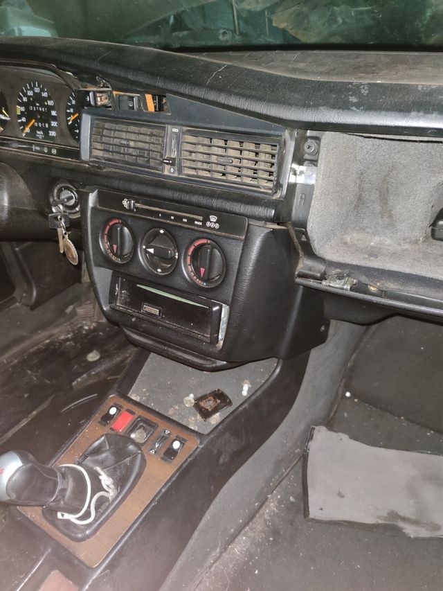 Mercedes-Benz Clase E 1984