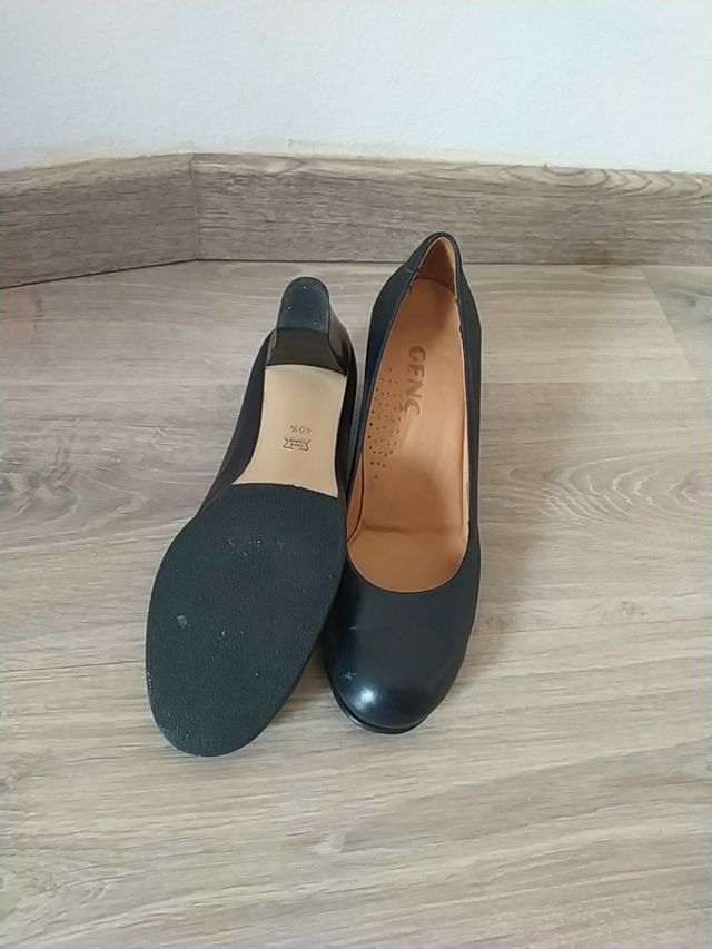 zapatos para trabajo. 