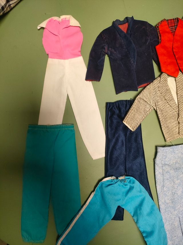 PRENDAS DE KEN VINTAGE A 5 EUROS LA PIEZA