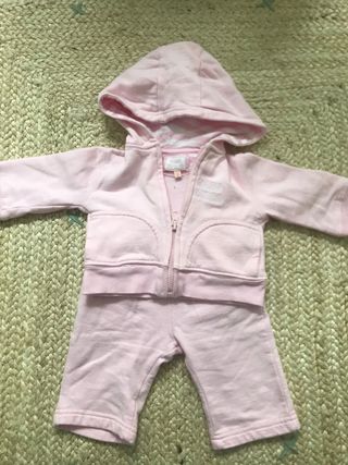 Conjunto-chándal bebé 3-6 Gocco de segunda mano por 8 EUR en A Coruña en  WALLAPOP