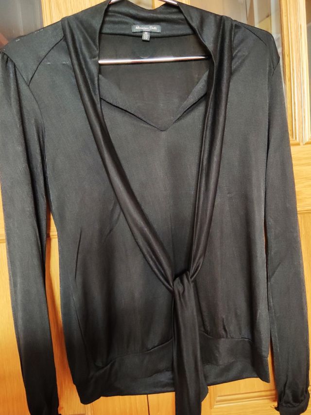 camiseta negra Massimo dutti M