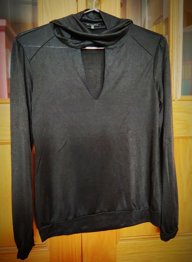 camiseta negra Massimo dutti M