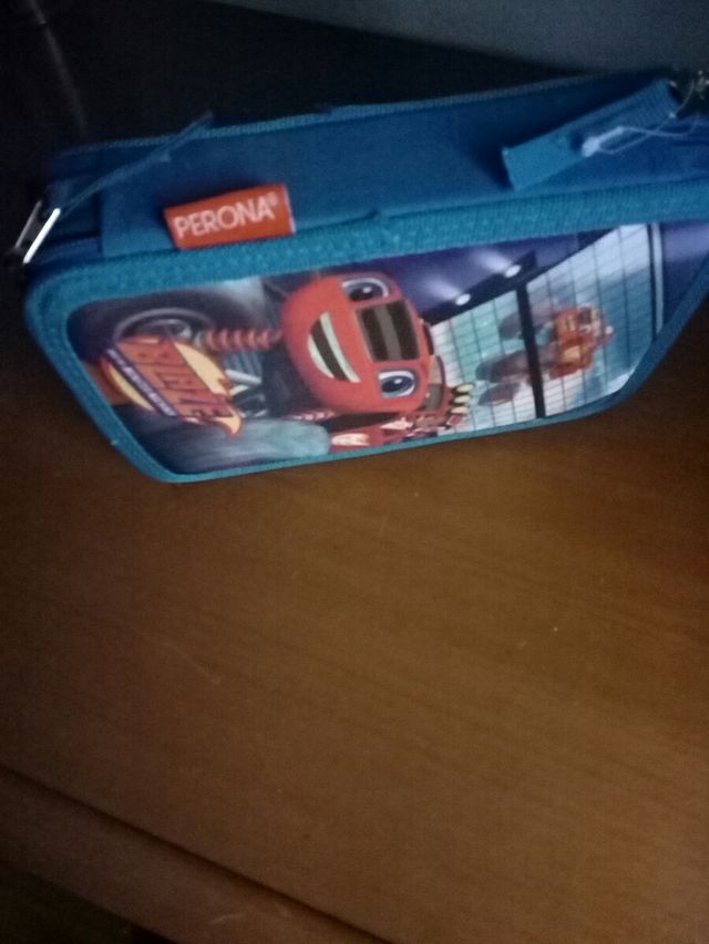 estuche escolar casi nuevo