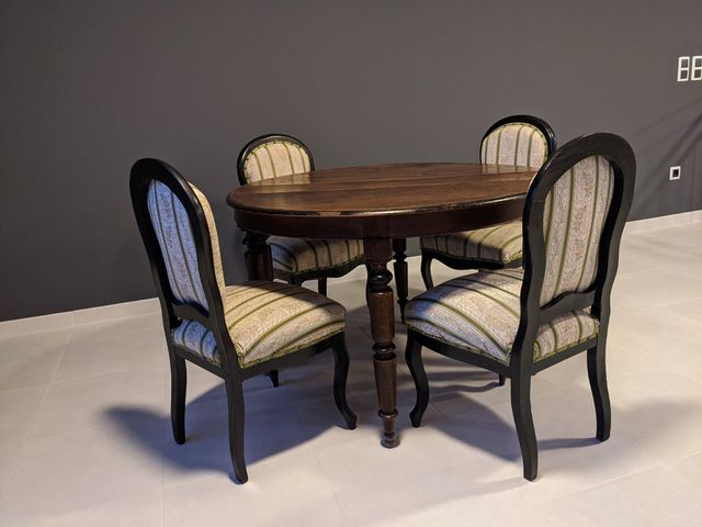 Mesa de comedor siglo XIX