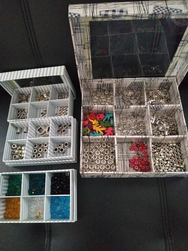 Lote Manualidades más 3000 Abalorios