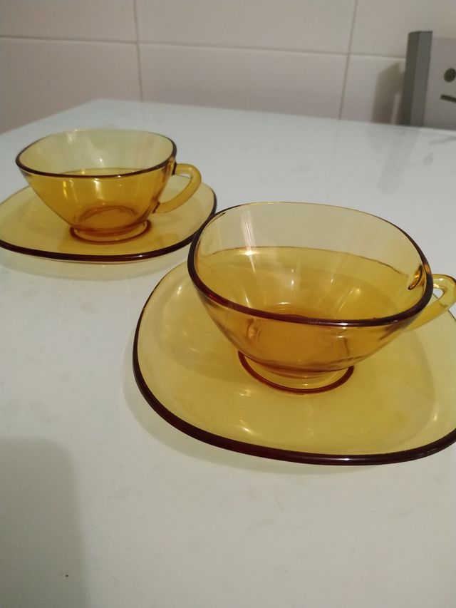 Juego 2 tazas vintage