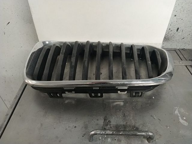 Rejilla delantera derecha BMW serie1 F21