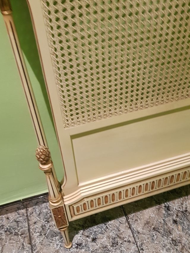 CAMA ANTIGUA ESTILO VINTAGE MUY BONITA