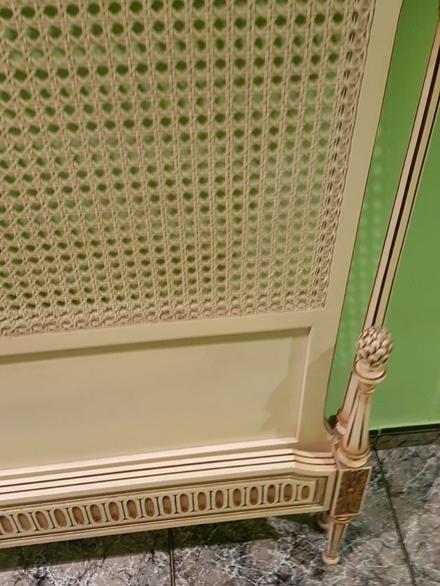 CAMA ANTIGUA ESTILO VINTAGE MUY BONITA