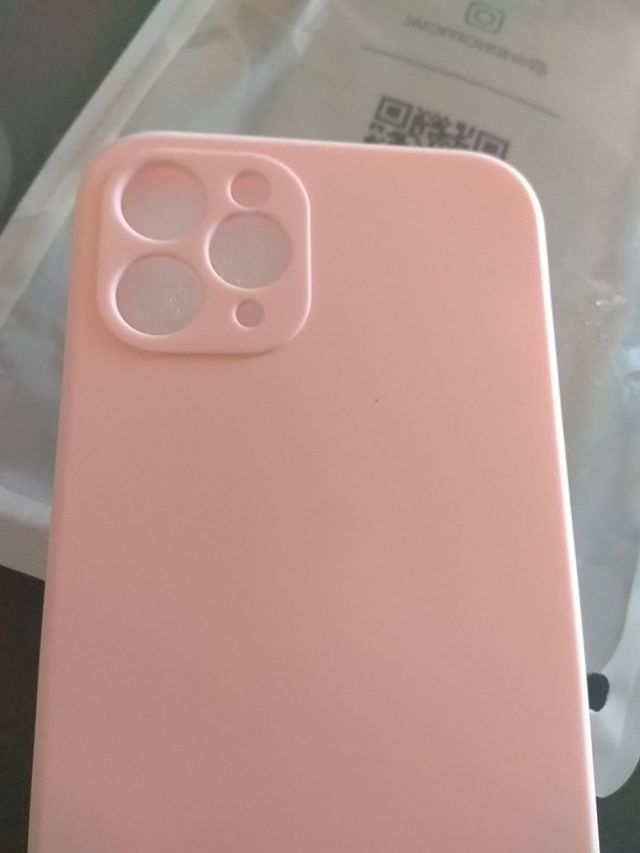 FUNDA PROTECTORA SIN USAR IPHONE 11 PRO