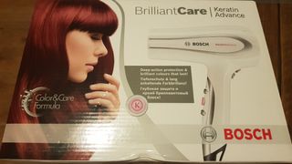 Secador Bosch Brilliantcare -Keratin advance de segunda mano por 25 EUR en  Armilla en WALLAPOP