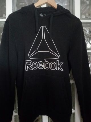 Reebok sudadera negra con capucha talla s hombre de segunda mano por 25 EUR  en Barcelona en WALLAPOP