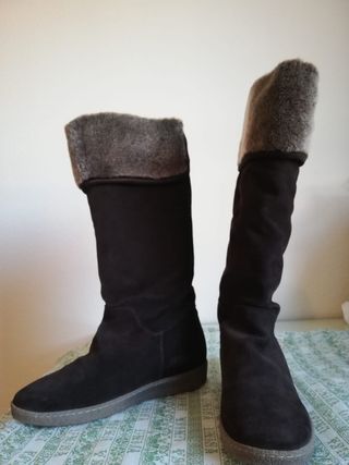 Botas marrones de Unisa de segunda mano por 80 EUR en Zaragoza en WALLAPOP