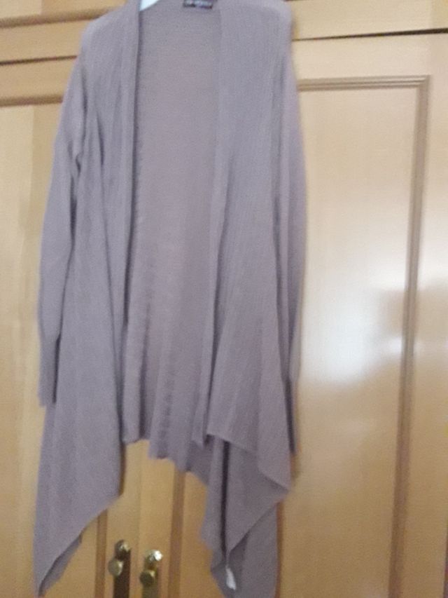 chaqueta larga con picos