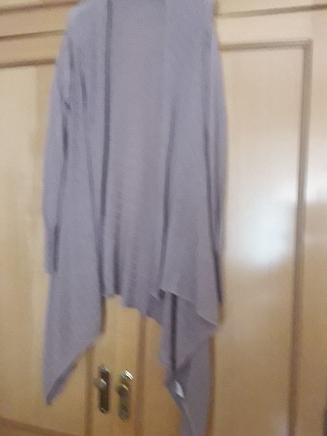 chaqueta larga con picos