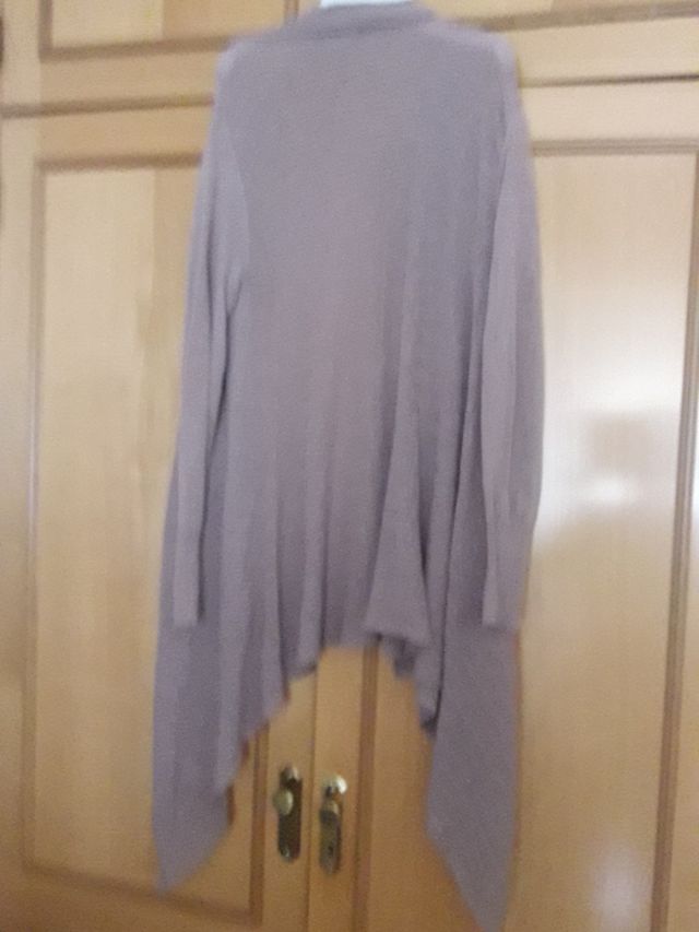 chaqueta larga con picos