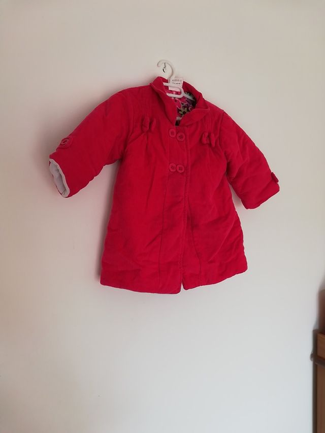 se vende chaqueta con muy poco uso talla 9meses