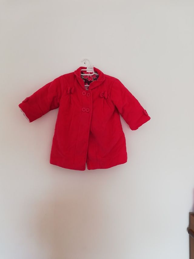 se vende chaqueta con muy poco uso talla 9meses