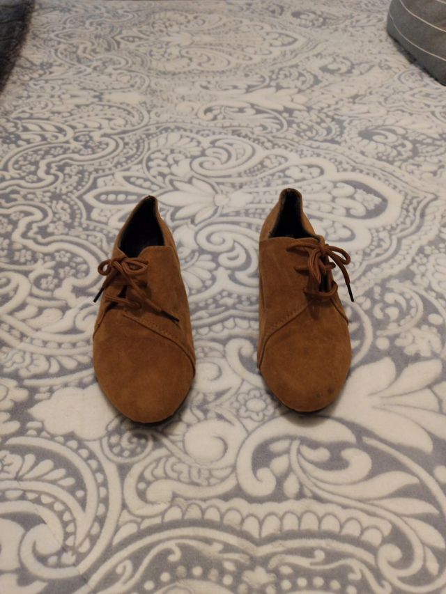 zapatos marrones